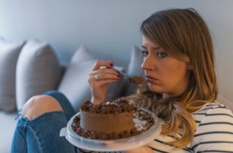 Эмоциональное переедание: почему мы едим от стресса и как остановиться